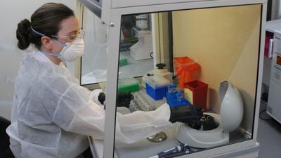 USAMRIID researcher