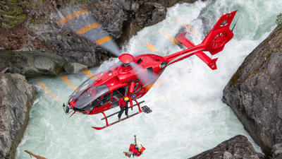 Helicopter using Foresight MX for rescue mission