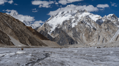 Pakistan Army Aviation helicopters deployed after avalanche on Broad Peak