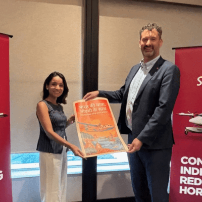 NOEMI Aerospace and SkyHop Aviation sign document