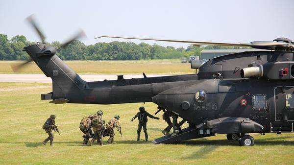 15thWING An HH-101A on special forces training SAR2019 (4)