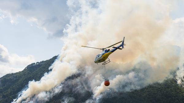 helicopter bambi bucket firefighting