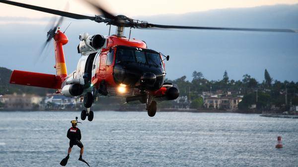 US Coast Guard - Petty Officer 1st Class Patrick Kelley (c) DVIDS