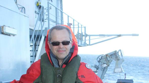 Author Paul Eden