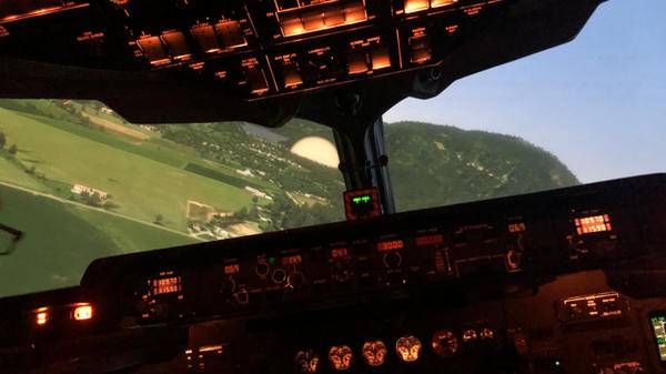 Aircraft simulator
