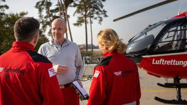 DRF Luftrettung pilot school