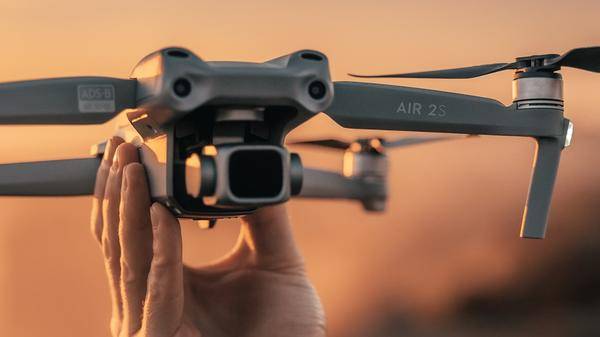 DJI