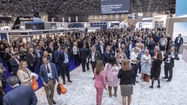 EBACE Crowd