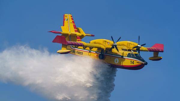 Canadair Avincis