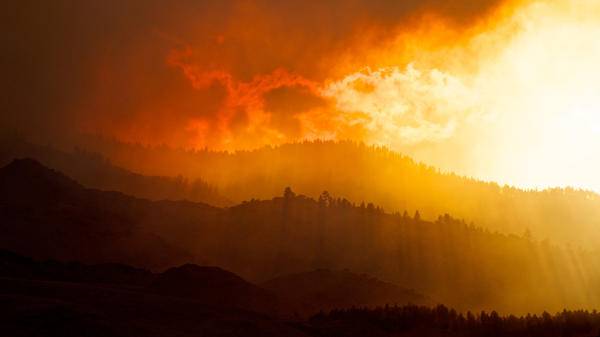 Military helicopters join aerial firefighting response as Hawk Fire threatens Nevada’s Reno