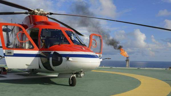 Helicopter on oilrig helicopter platform