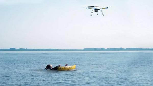 Drone drops Restube to kitesurfer in Brazil