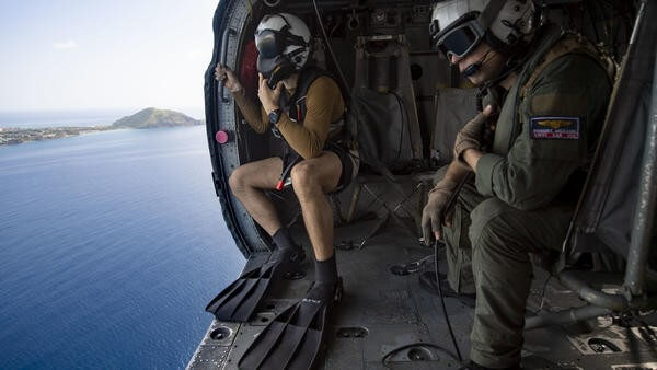 MH60S seahawk SAR drill