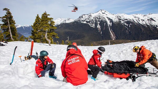 Search and rescue team in the snow