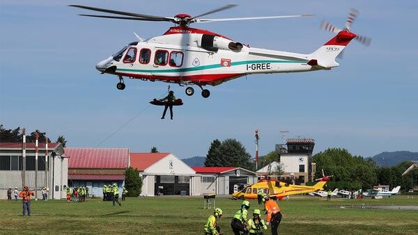 Helicopter rescue personnel training
